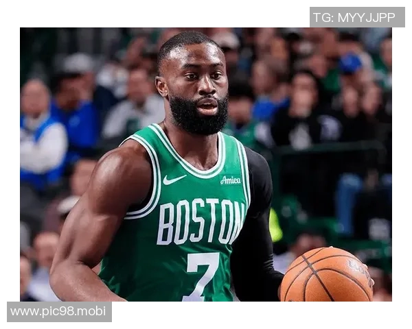 勇士无缘34分逆转！布朗23+15+13，格林7中0毫无借口，波神11+7全队第三